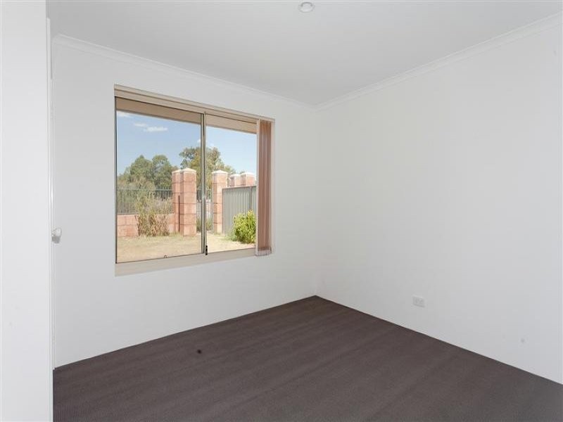 4 Rath Close, Byford WA 6122