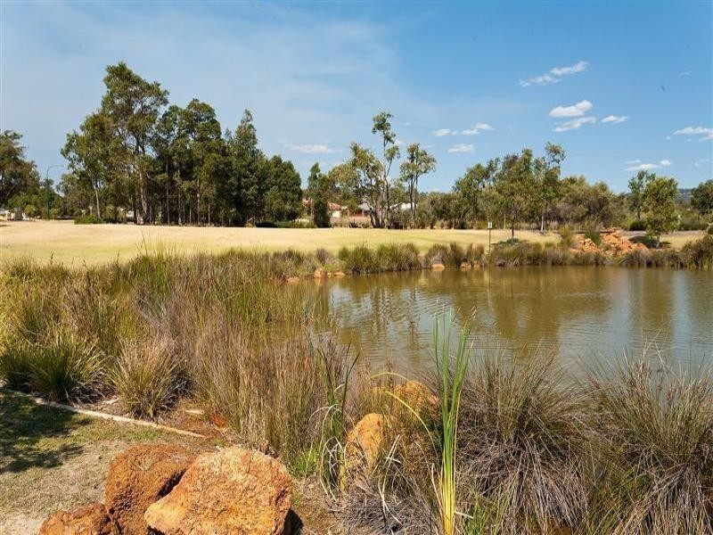 4 Rath Close, Byford WA 6122