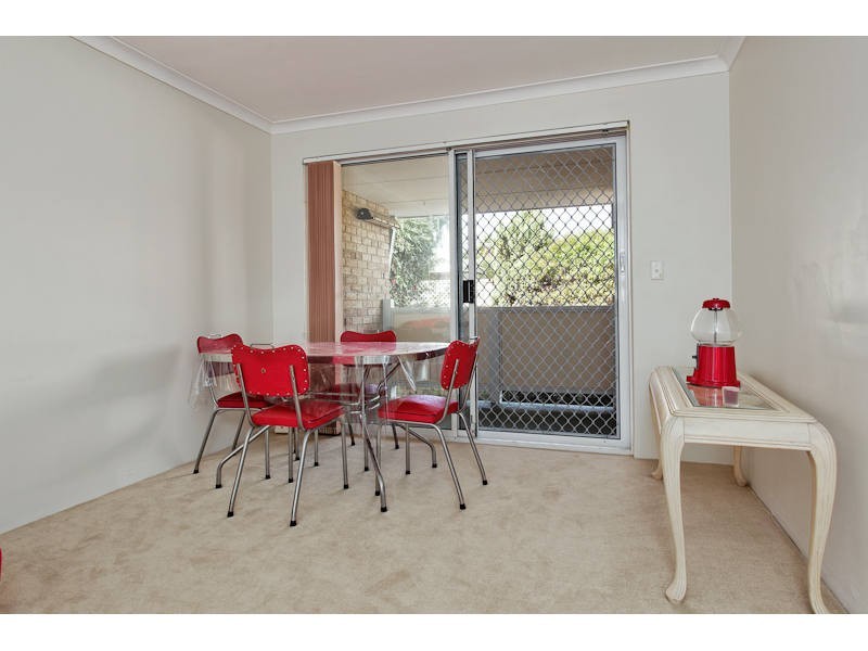 28/2 Pinewood Avenue, Kardinya WA 6163