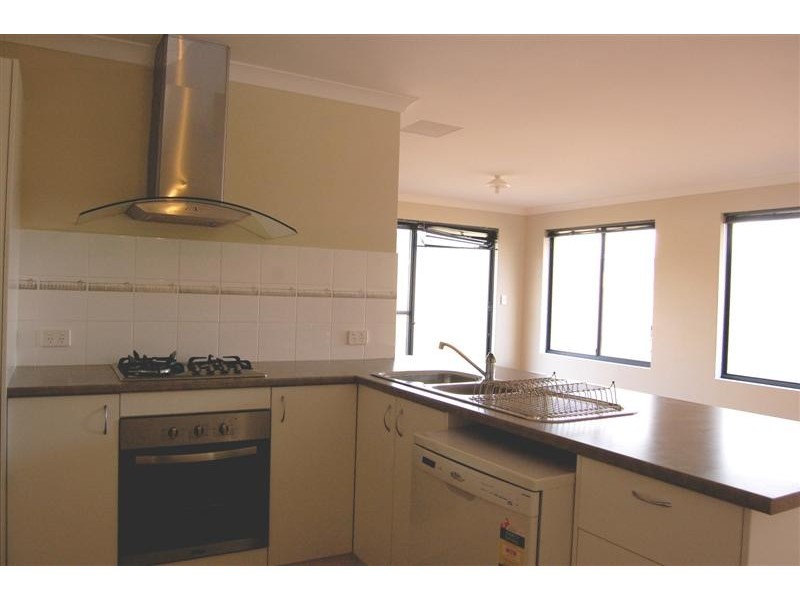 32 Waterfields Drive, Bertram WA 6167