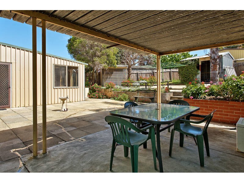 24 Archidamus Road, Coolbellup WA 6163