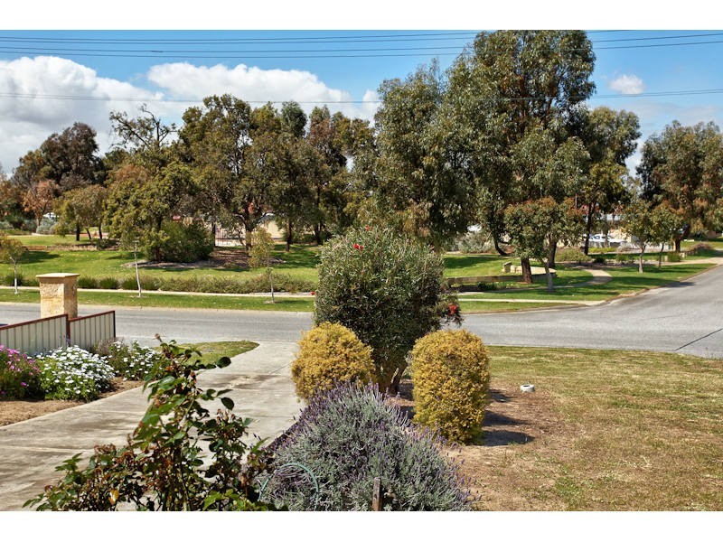 24 Archidamus Road, Coolbellup WA 6163