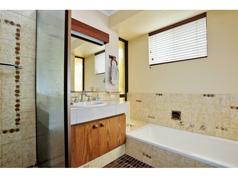 11 Windelya Road, Kardinya WA 6163