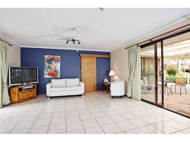 11 Windelya Road, Kardinya WA 6163