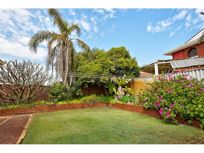 11 Windelya Road, Kardinya WA 6163
