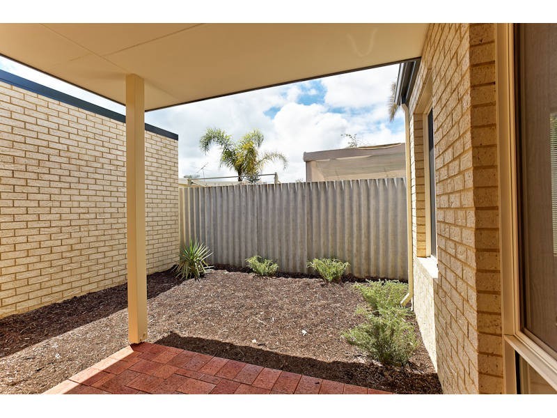 2/146 Parkin Road, Rockingham WA 6168