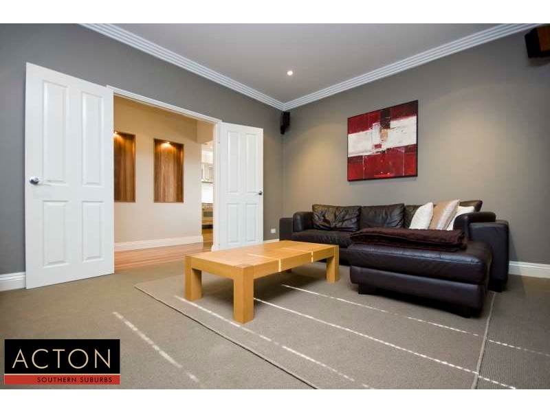 4 Bundegi Grove, Yangebup WA 6164