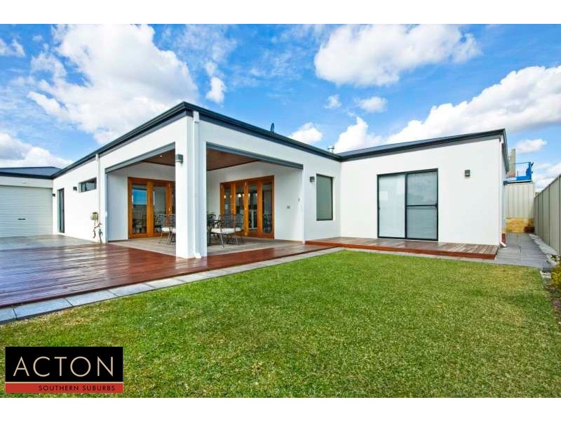 4 Bundegi Grove, Yangebup WA 6164