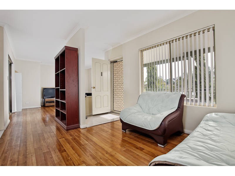 17/92 Gilbertson Road, Kardinya WA 6163