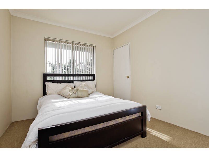 17/92 Gilbertson Road, Kardinya WA 6163