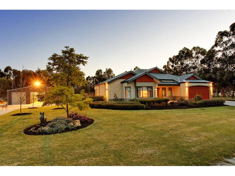 24 Cunningham Drive, Oakford WA 6121