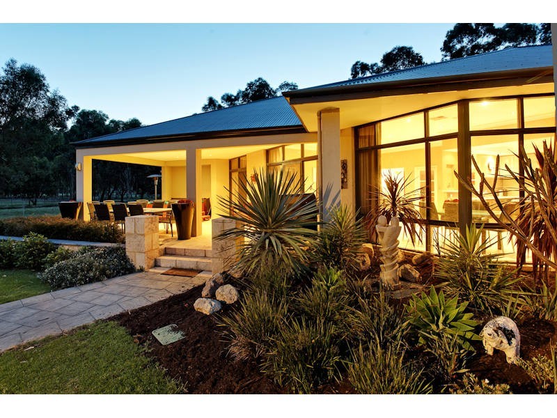 24 Cunningham Drive, Oakford WA 6121