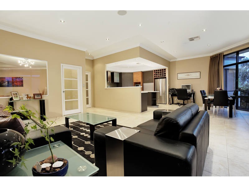 24 Cunningham Drive, Oakford WA 6121