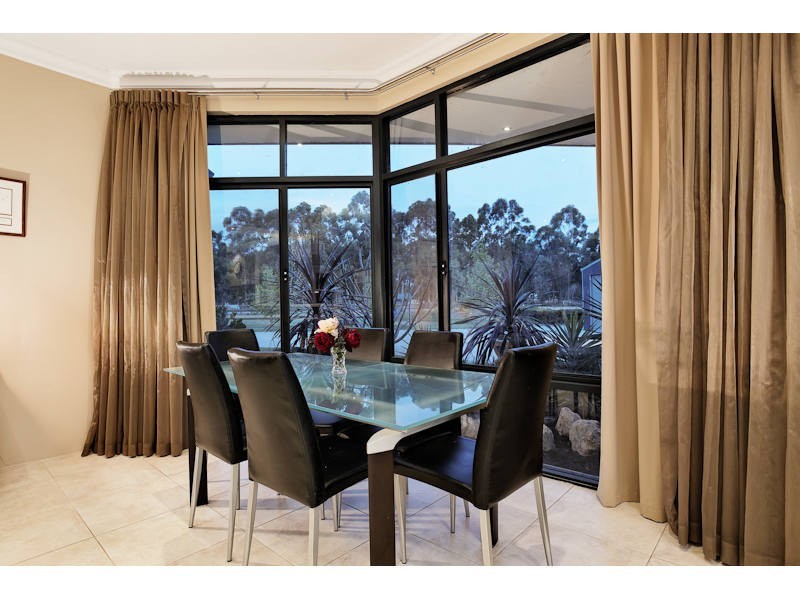 24 Cunningham Drive, Oakford WA 6121