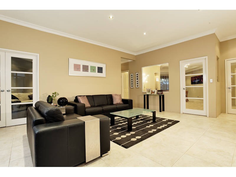 24 Cunningham Drive, Oakford WA 6121