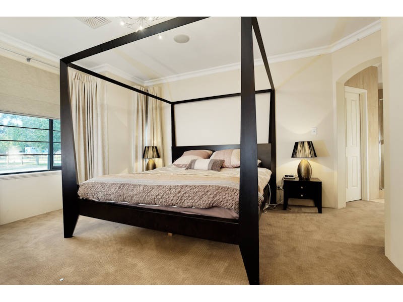 24 Cunningham Drive, Oakford WA 6121