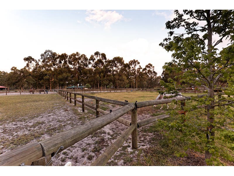 24 Cunningham Drive, Oakford WA 6121