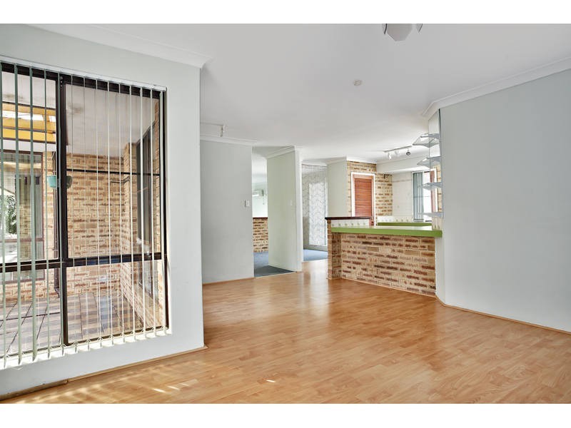 11 Philmore Crescent, Kardinya WA 6163