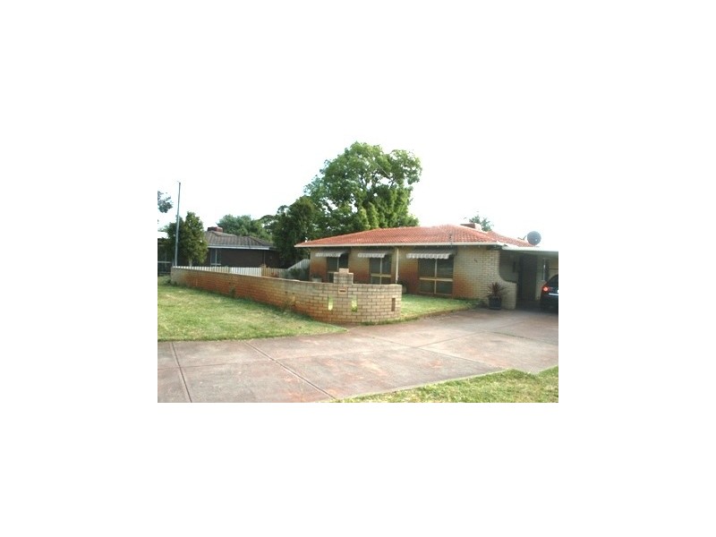 16 Parer Close, Thornlie WA 6108