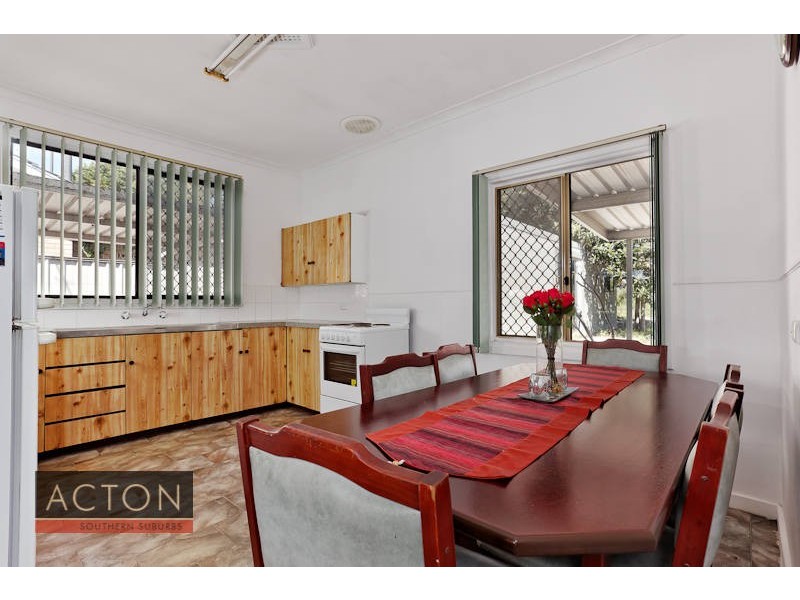 39 Rinaldo Crescent, Coolbellup WA 6163