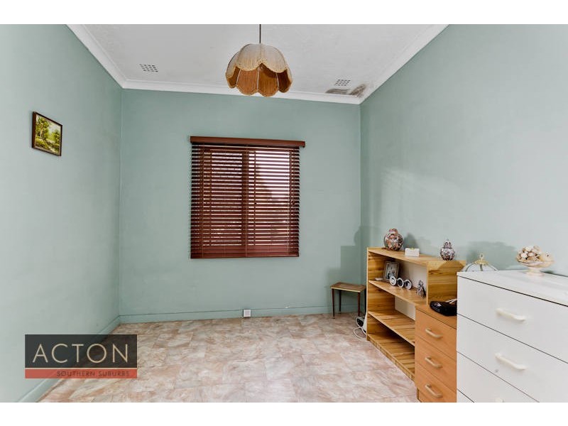 39 Rinaldo Crescent, Coolbellup WA 6163