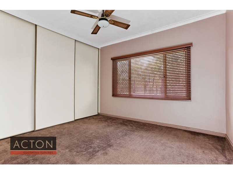 39 Rinaldo Crescent, Coolbellup WA 6163