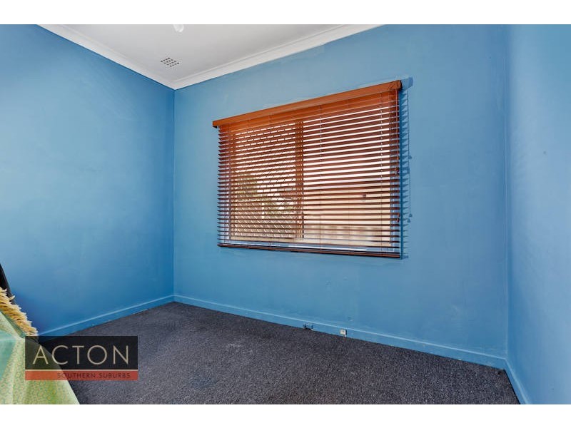 39 Rinaldo Crescent, Coolbellup WA 6163