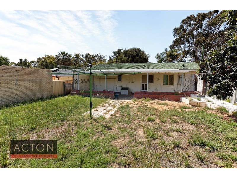 39 Rinaldo Crescent, Coolbellup WA 6163