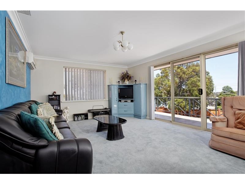 5 Moresby Close, Bibra Lake WA 6163