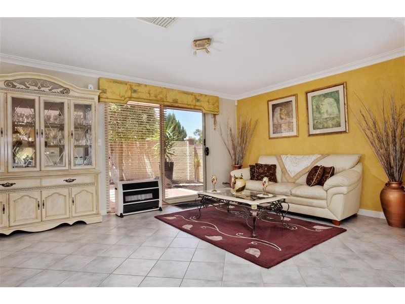 5 Moresby Close, Bibra Lake WA 6163