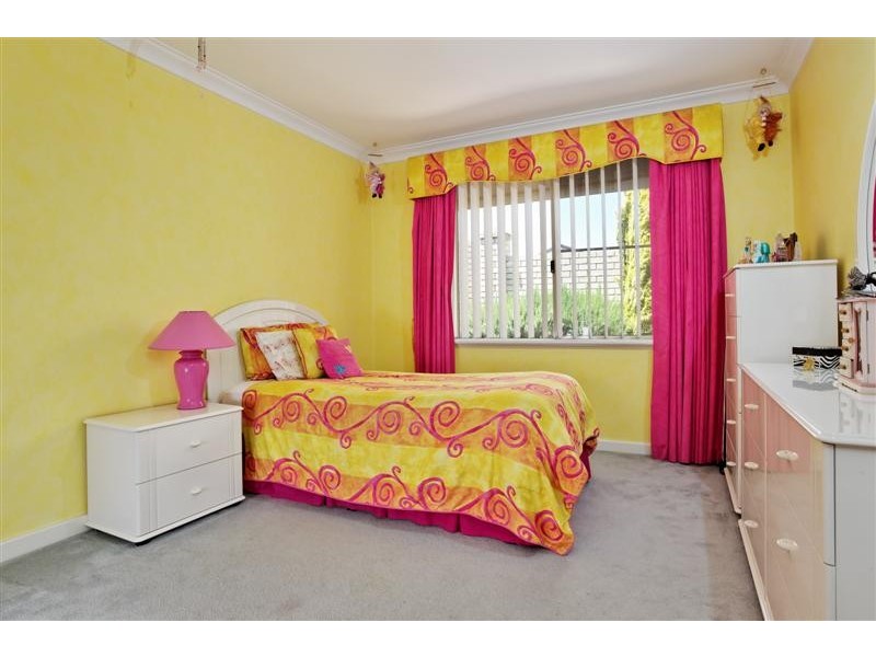 5 Moresby Close, Bibra Lake WA 6163