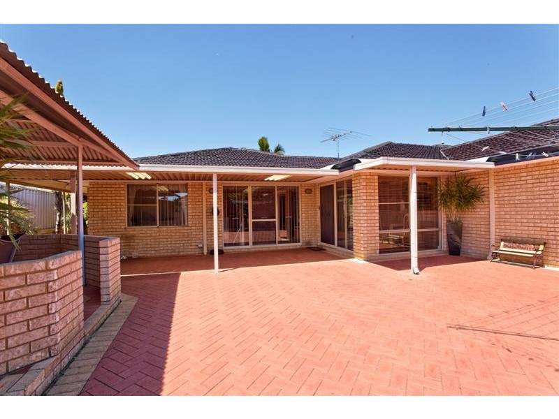 5 Moresby Close, Bibra Lake WA 6163