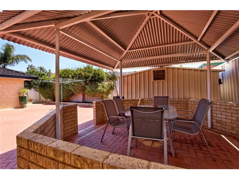 5 Moresby Close, Bibra Lake WA 6163