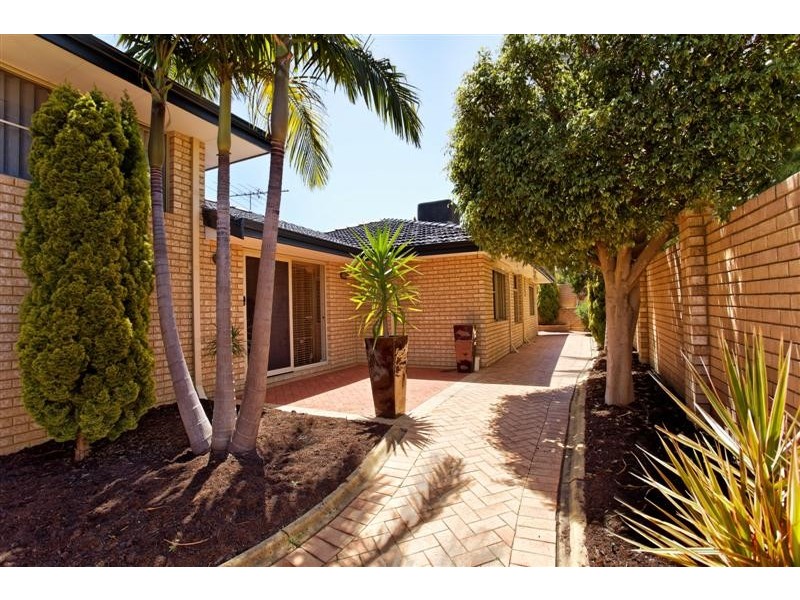 5 Moresby Close, Bibra Lake WA 6163