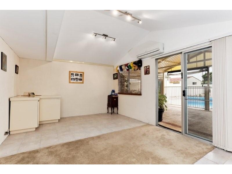 52 McBeth Way, Kardinya WA 6163