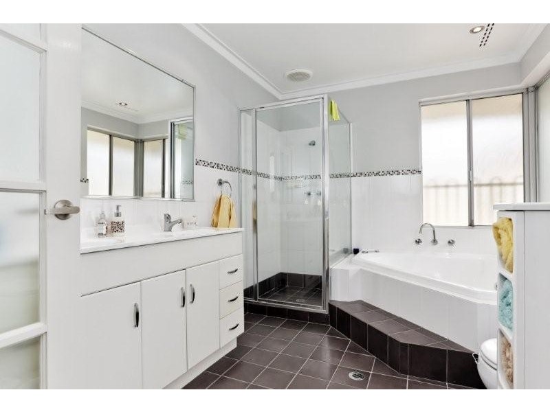 52 McBeth Way, Kardinya WA 6163