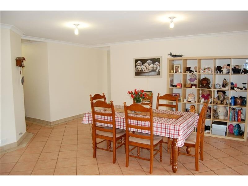 27 Derwent Crescent, Success WA 6164
