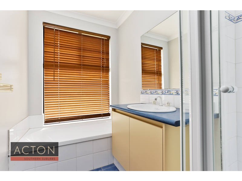 42 Amherst Road, Canning Vale WA 6155