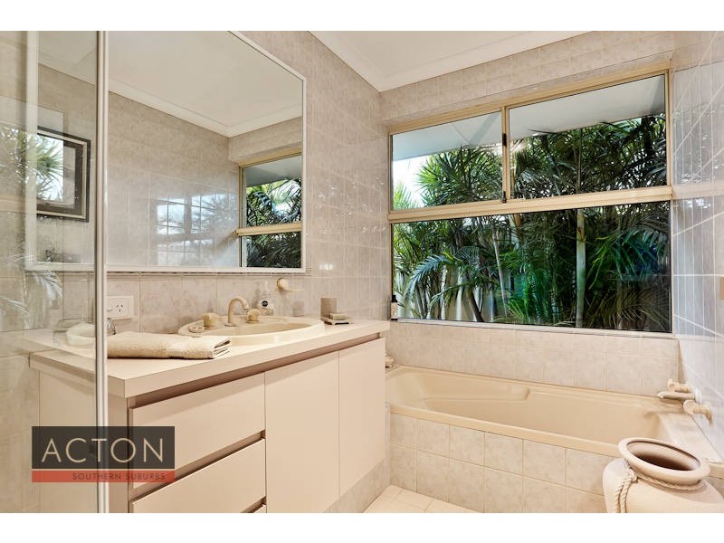 24 Catalpa Crescent, South Lake WA 6164