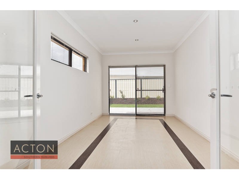 887 Dunlap Avenue, Success WA 6164