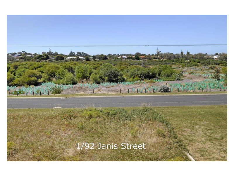 1/92 Janis Street, Halls Head WA 6210