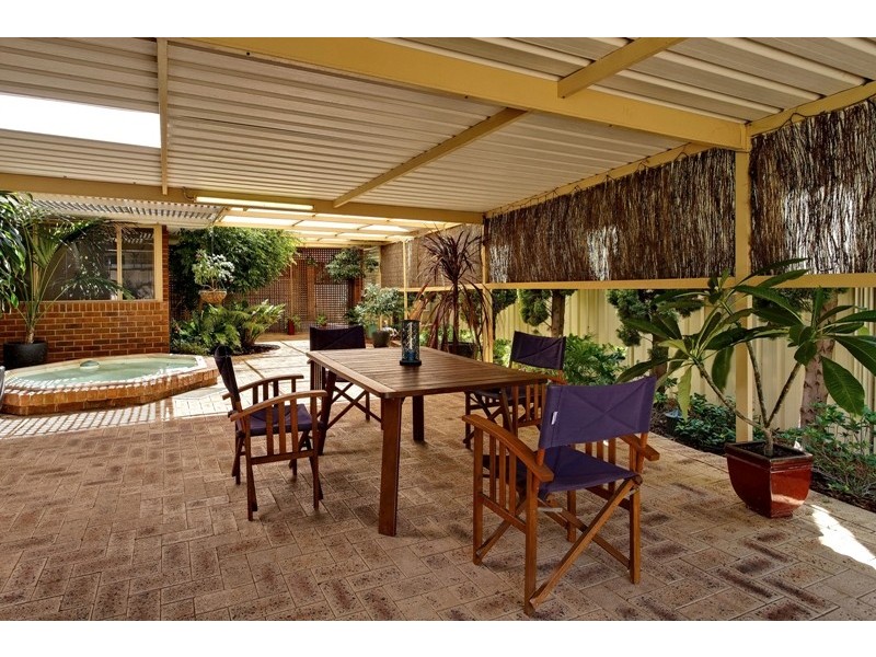 127 Le Souef Drive, Kardinya WA 6163