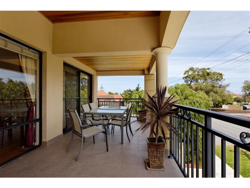 8/111 Kent Street, Rockingham WA 6168