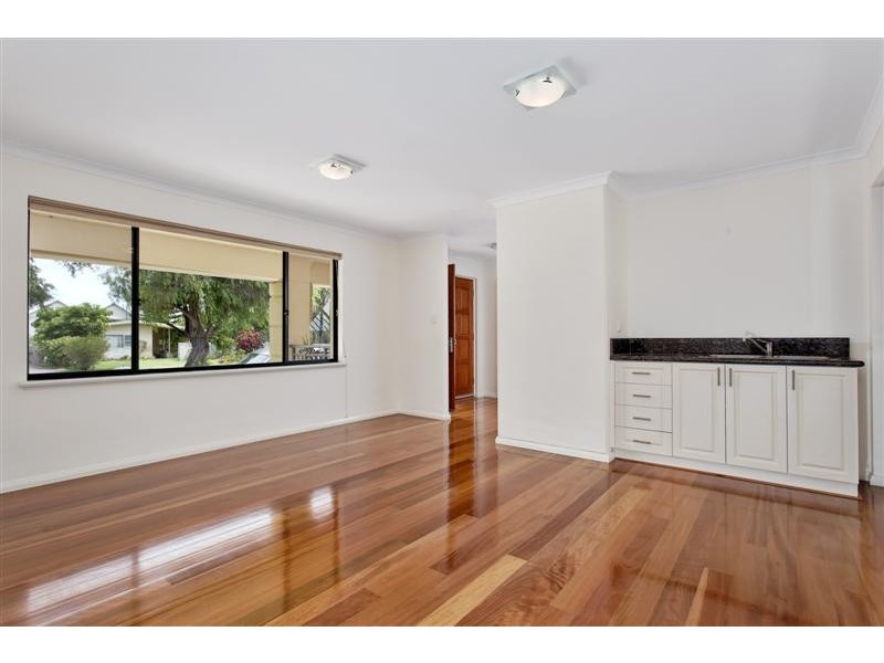 8/111 Kent Street, Rockingham WA 6168