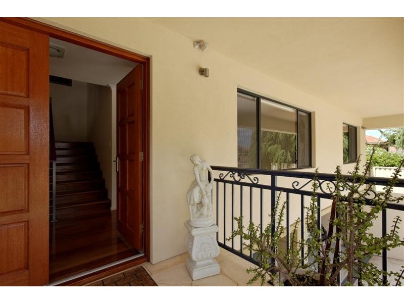 8/111 Kent Street, Rockingham WA 6168