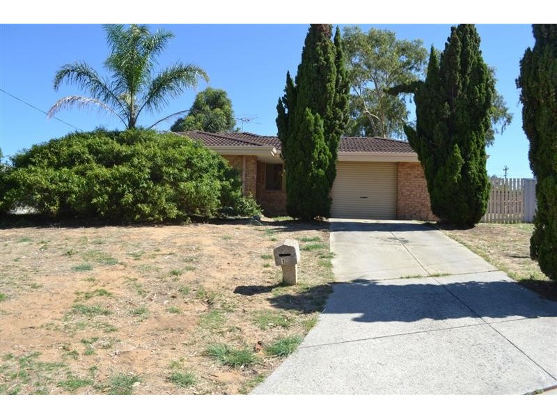 11 Simmons Loop, Parmelia WA 6167