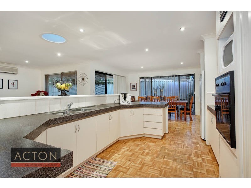 6a Howson Street, Hilton WA 6163