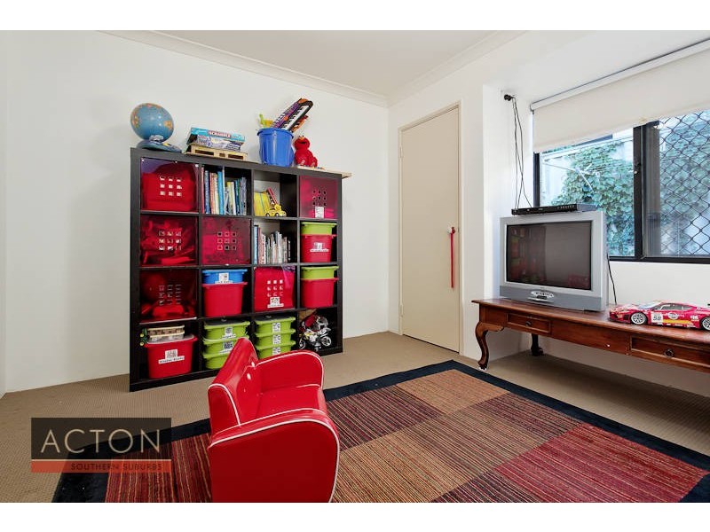 6a Howson Street, Hilton WA 6163