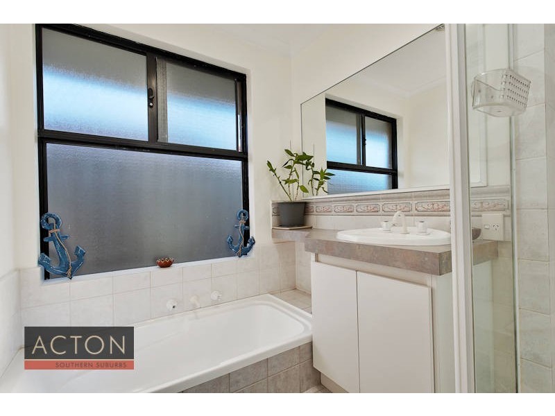 6a Howson Street, Hilton WA 6163