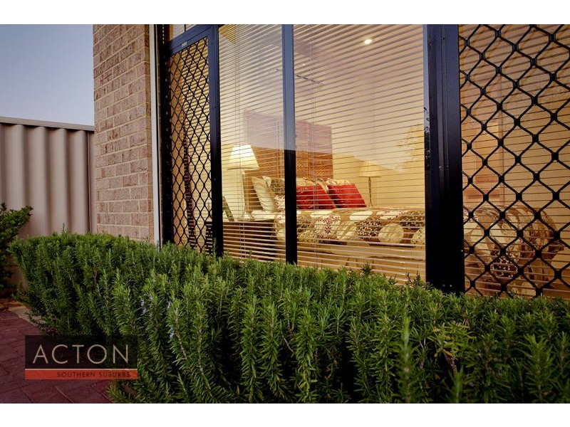 6a Howson Street, Hilton WA 6163